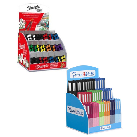 Kit composto da due espositori: Paper Mate Flair (2204191) e Sharpie Acrylic Marker (2218421). Contenuto: 168 penne con punta in fibra e 72 marcatori, 48 a punta tonda e 24 con punta a pennello. Le penne con punta in fibra hanno un tratto di scrittura fluido e preciso e sono assortite in 10 colori vivaci. I marcatori acrilici hanno un inchiostro a base d'acqua e sono disponibili in 12 colori assortiti. Scrivono su diverse superfici e offrono una copertura intensa e duratura. Questi 240 articoli di scrittura sono perfetti per scuola, ufficio e anche per attività artistiche e creative! Solo con l'acquisto degli espositori parte del kit (2204191+2218421) si avrà in omaggio la friggitrice ad aria digitale Breville Halo XL 9L (2201360).